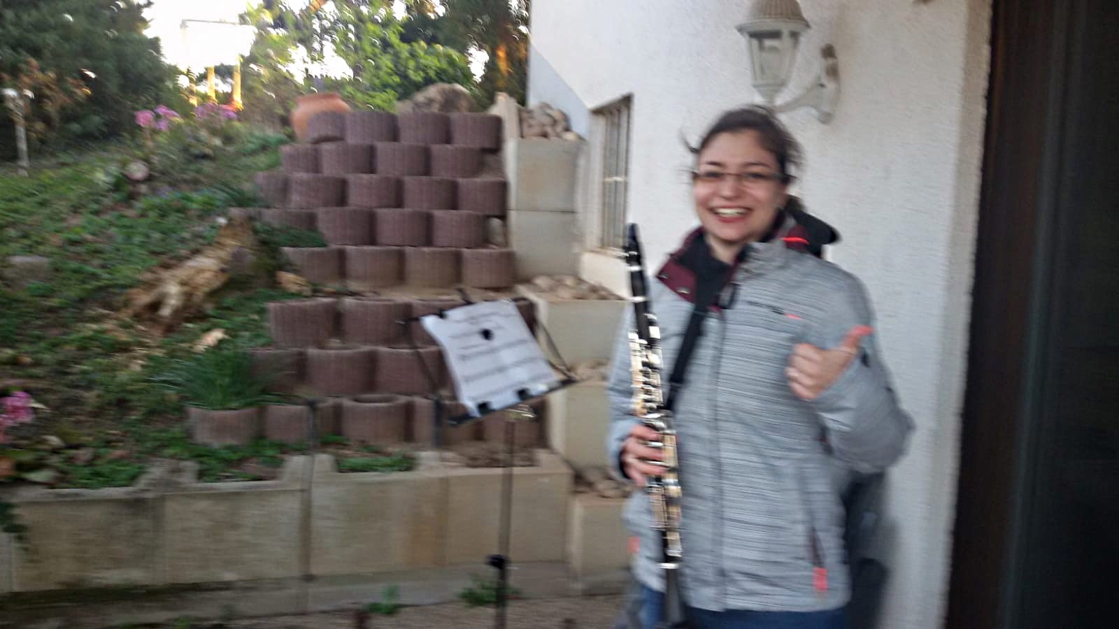 Ode an die Freude – Musiker der Grünen Jäger spielen am 22. März 2020 aus den eigenen Fenstern und Gärten