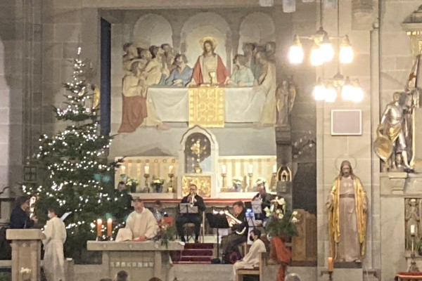 Stephanustag 2021 – Musiker der Grünen Jäger in der Schloßberghalle Neusatz