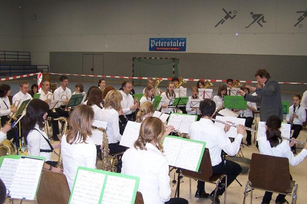 Das Orchester der Grünen Jäger beim Wertungsspiel 2008